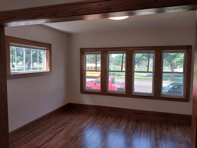 Apt 2 Living Room - 1601 Portland Ave