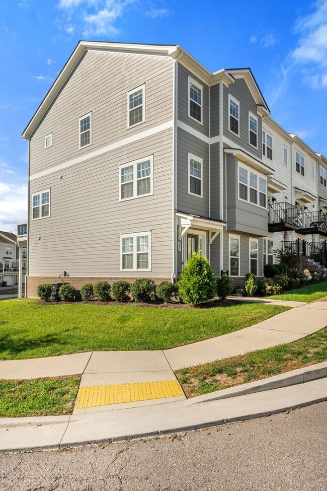 Building Photo - Burkitt Ridge Townhome