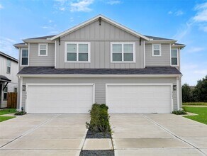 Building Photo - 27939 Western Crk Ct