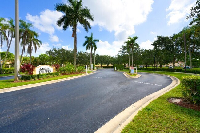Building Photo - 3478 Briar Bay Blvd
