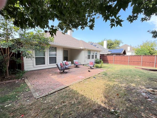 Building Photo - 8108 Twin Oaks Dr
