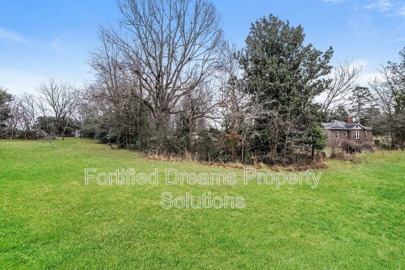 Building Photo - 418 N Smith St