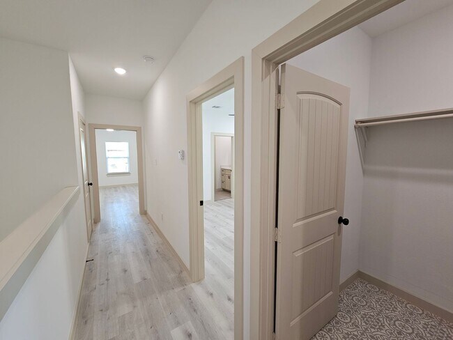 Building Photo - BRAND NEW BUILD!!