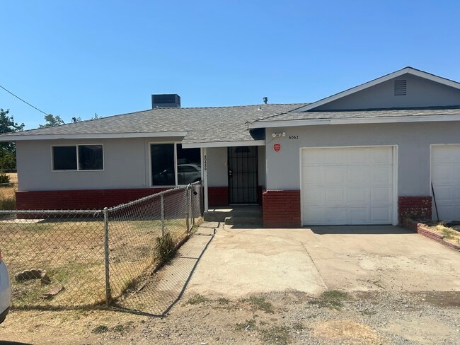 Building Photo - 6062 Vierra Ln