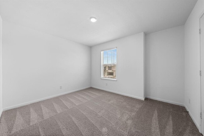Building Photo - 205 Fairlawn Wy