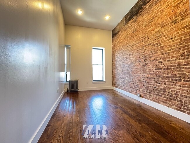Building Photo - 1047 Bedford Ave