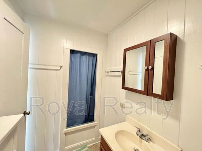 Building Photo - 288 Auwaiolimu St