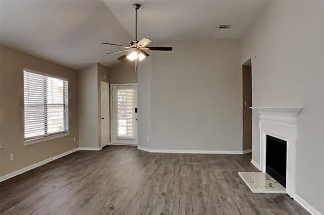 Building Photo - 7743 High Village Dr