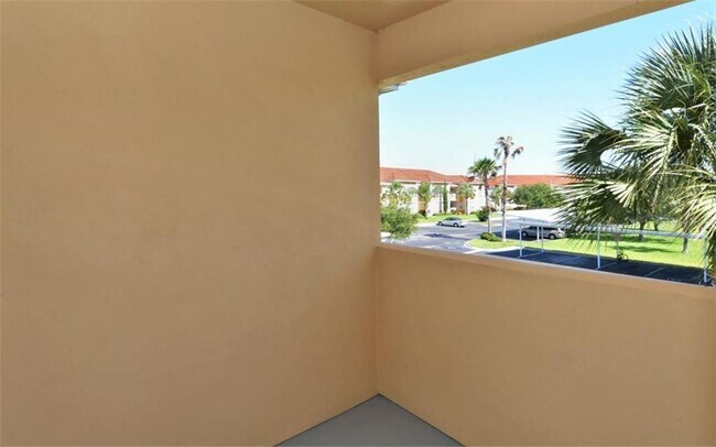 Building Photo - 2950 Viscaya Pl