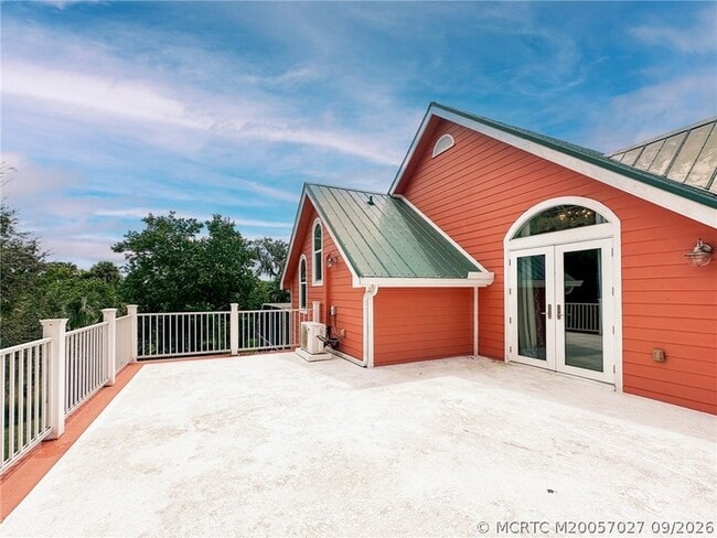 Building Photo - 521 SW Marion Ct