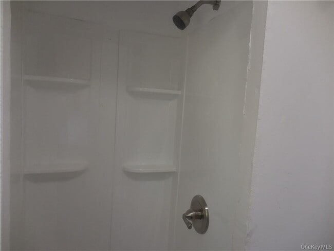 Building Photo - 14 Maurice Ln