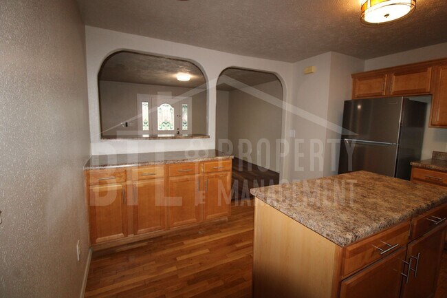 Building Photo - Beautiful Duplex in Kimberling City - Util...