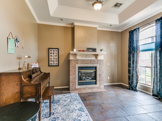Building Photo - Large 4-Bedroom Home in Edmond Schools