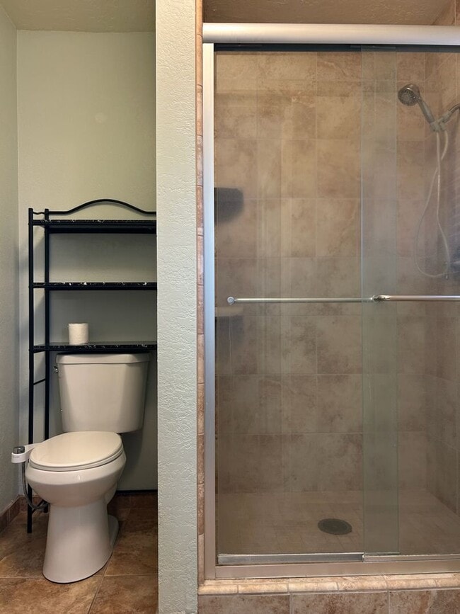 Building Photo - PLEASE CONTACT VAUGHN REALTY TO SET UP AN APPOINTMENT, 760-446-6561