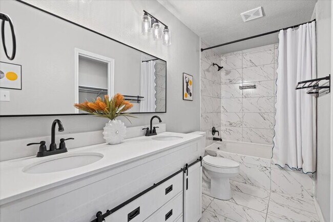 Building Photo - 2411 Glen Field Dr