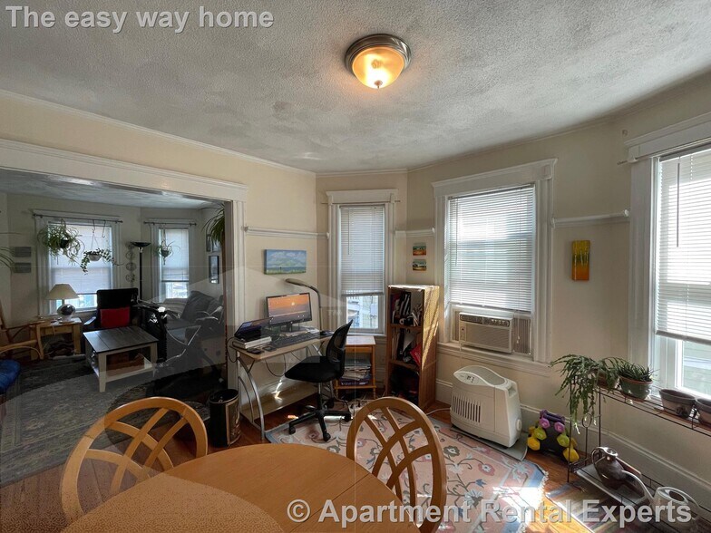 Building Photo - 11-15 Orrin St Unit #2