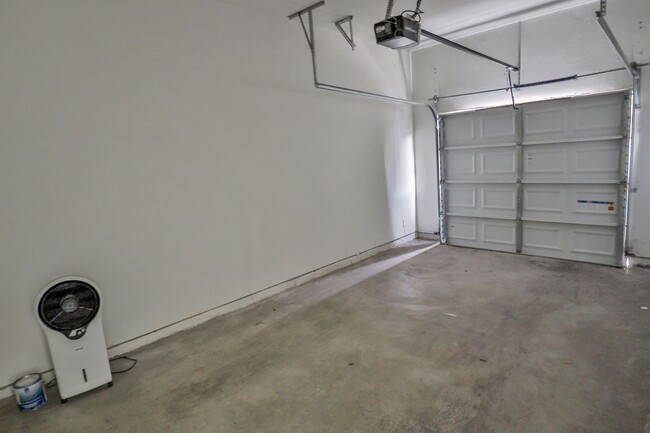 Building Photo - 1622 Dakota St