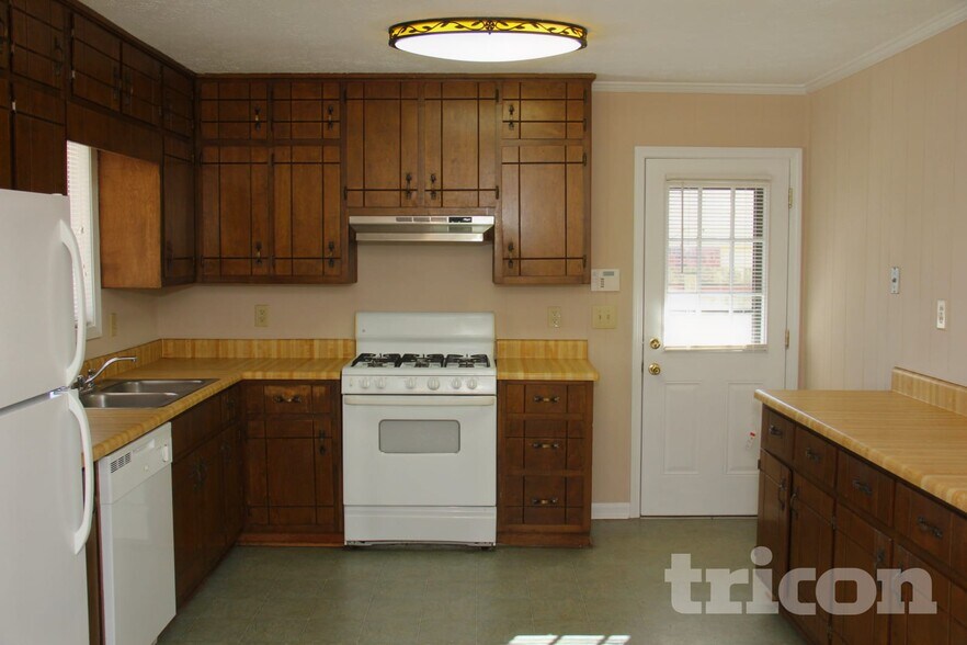 Building Photo - 5818 Northspring Dr