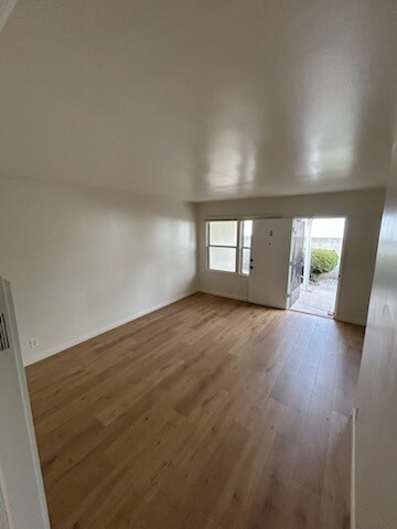 Building Photo - 2612 Vanderbilt Ln