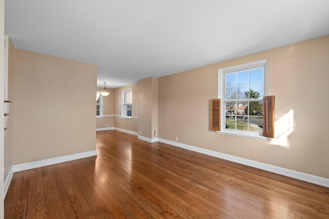 Building Photo - 3606 S Wakefield St