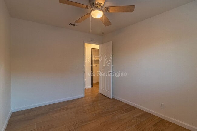 Building Photo - 7409 Village Green Dr