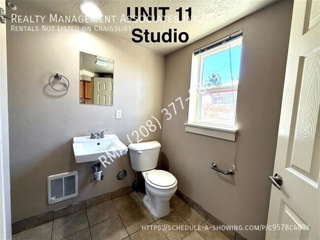 Building Photo - 1019 S Longmont Ave