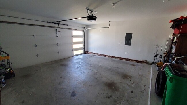 Building Photo - 4011 Itzle Is Ct