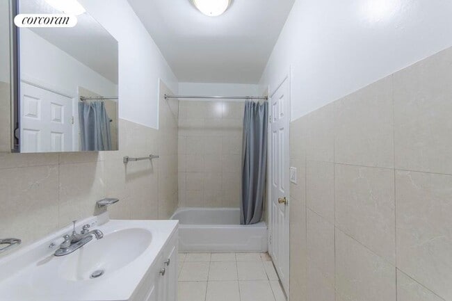 Building Photo - 180 Borinquen Pl