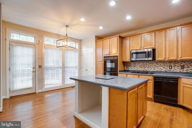 Building Photo - 12691 Heron Ridge Dr