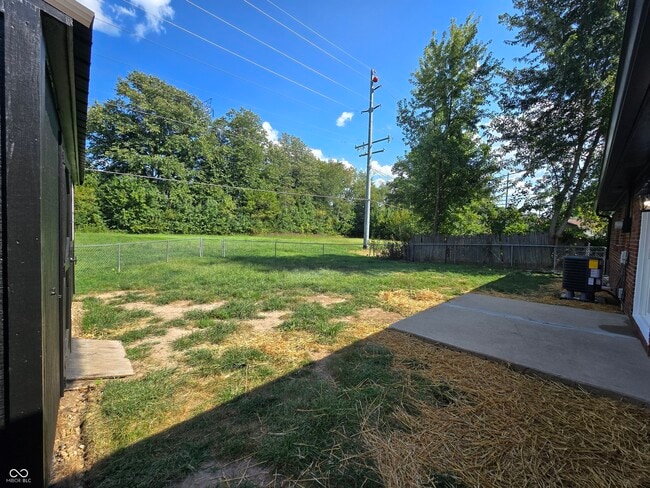 Building Photo - 2115 Dawnshire Dr
