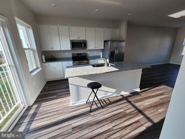 Building Photo - 114 Milburn Dr