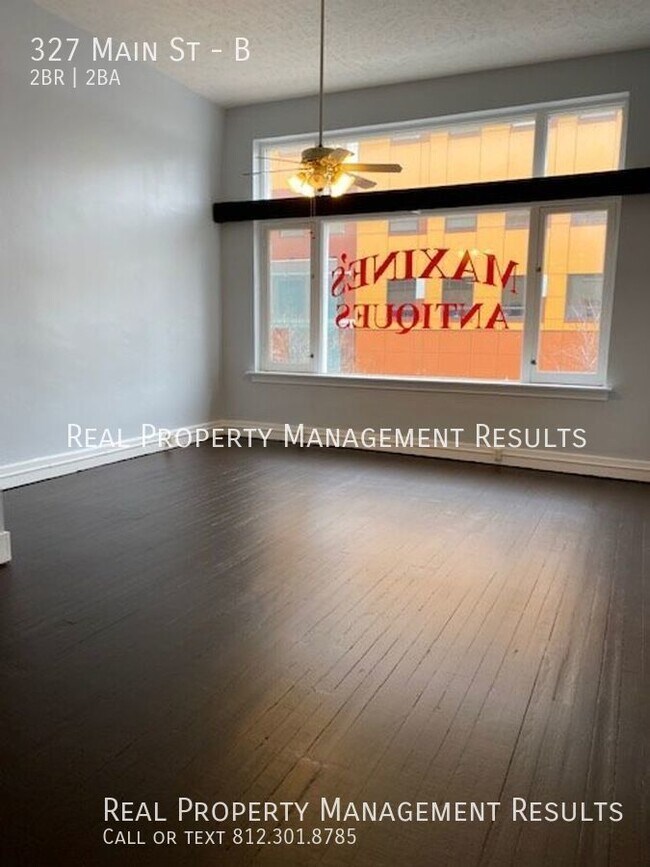 Building Photo - 327 Main St