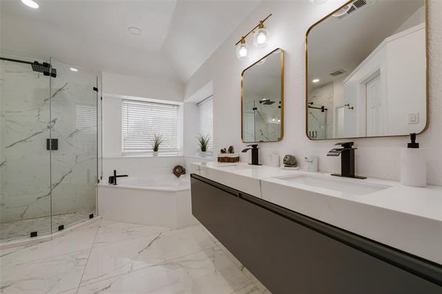 Building Photo - 8318 Luna Dr
