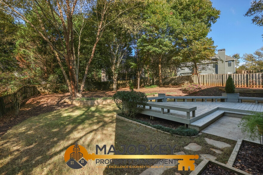 Building Photo - 1620 Midland Ct