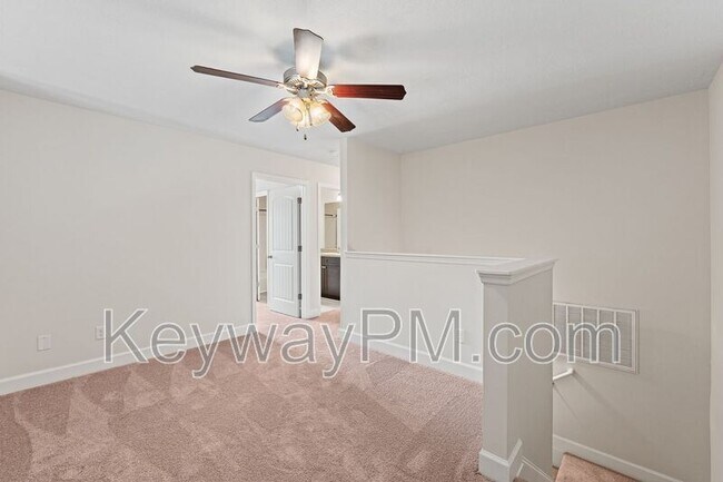 Building Photo - 801 Trailside Ct