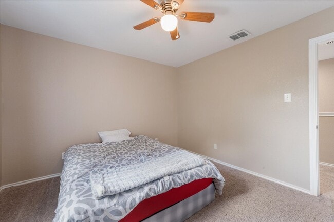 Building Photo - Easy Living on Amber Ledge