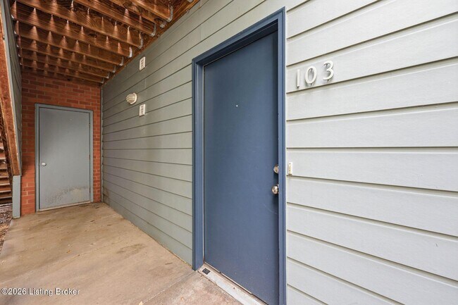 Building Photo - 2745 Grinstead Dr