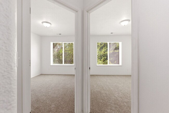 Building Photo - 2322 NW 168th Pl