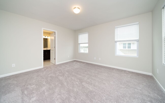 Building Photo - Available Early June! Gorgeous 3 BED 2.5 B...