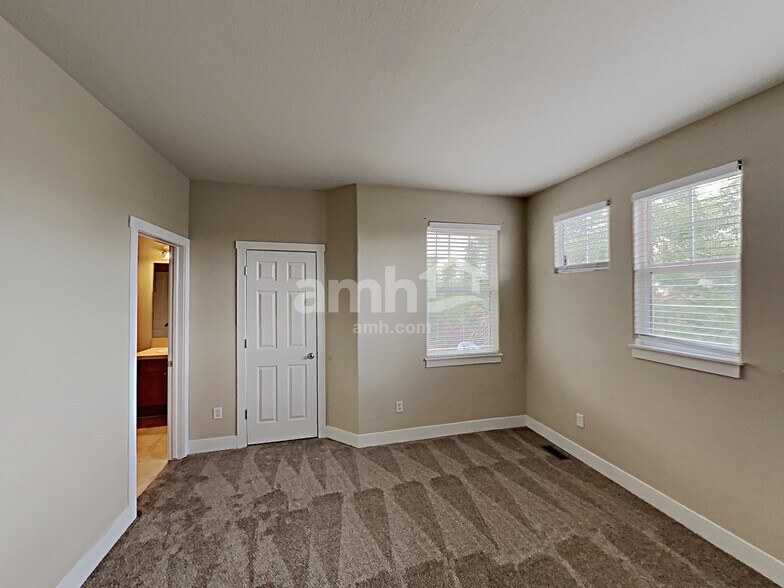Building Photo - 21507 E Smoky Hill Rd