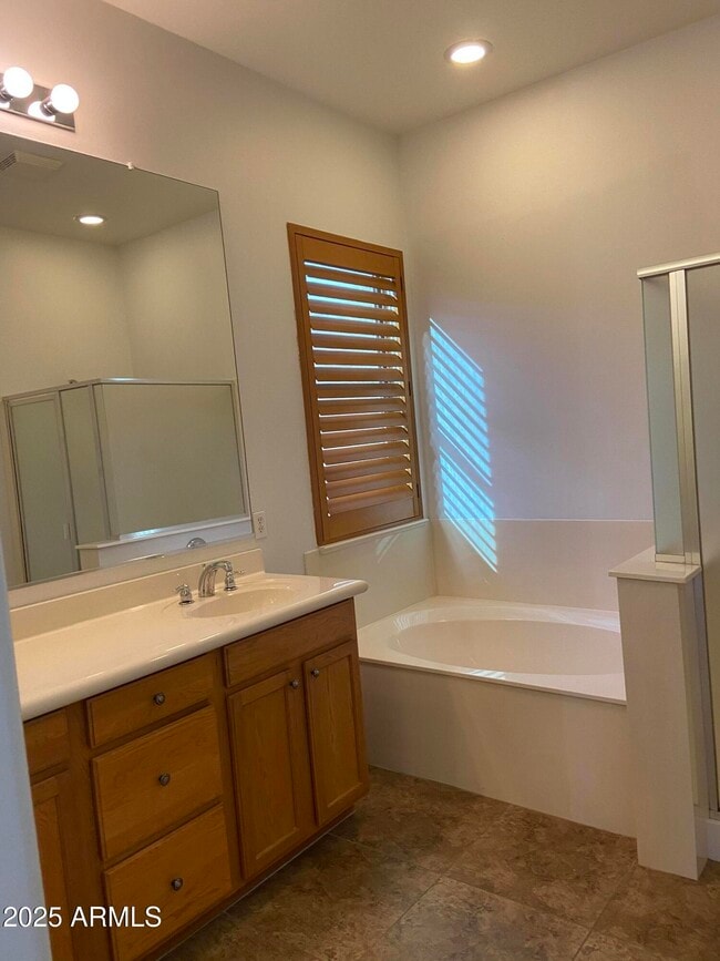 Building Photo - 20827 W Eastview Way