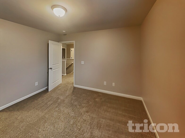 Building Photo - 919 Dovefield Ln