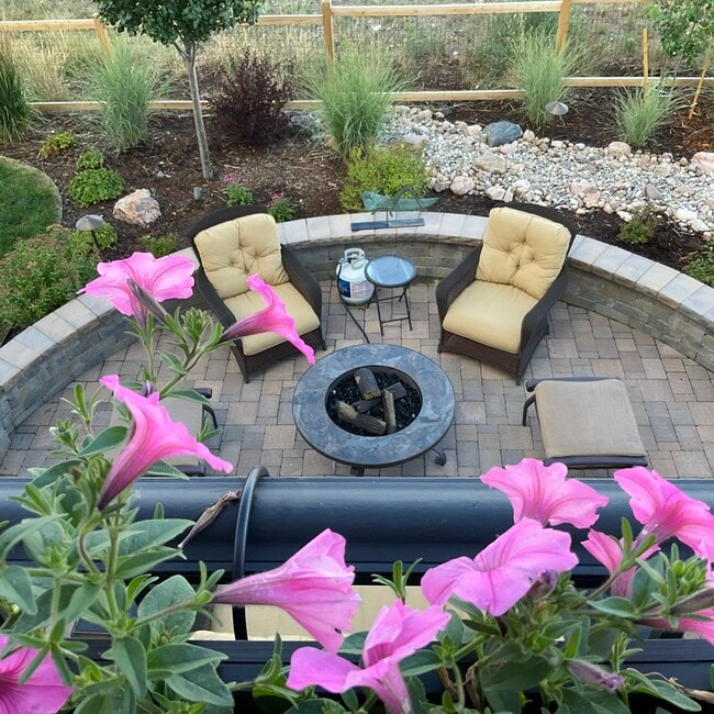 Fire pit - 6844 Carr St