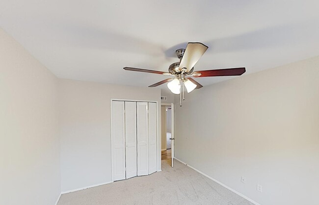 Building Photo - MOVE IN READY