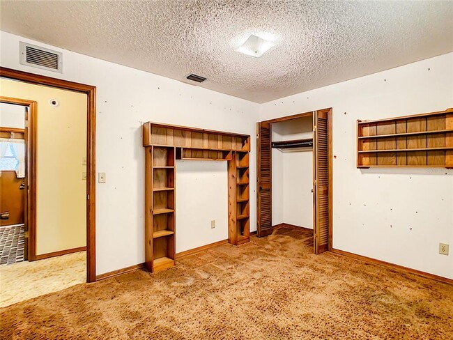 Building Photo - 5515 Albert Dr