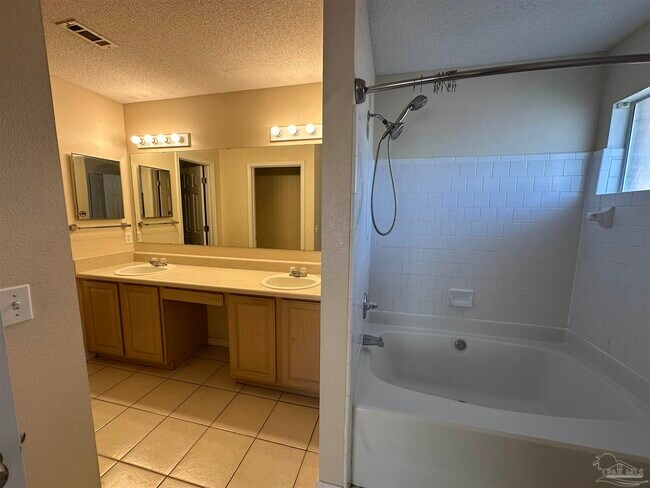 Building Photo - 3001 Flintlock Dr