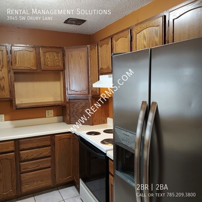 Building Photo - 3945 SW Drury Ln