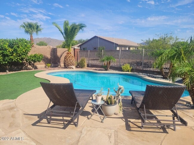 Building Photo - 19350 W Oregon Ave