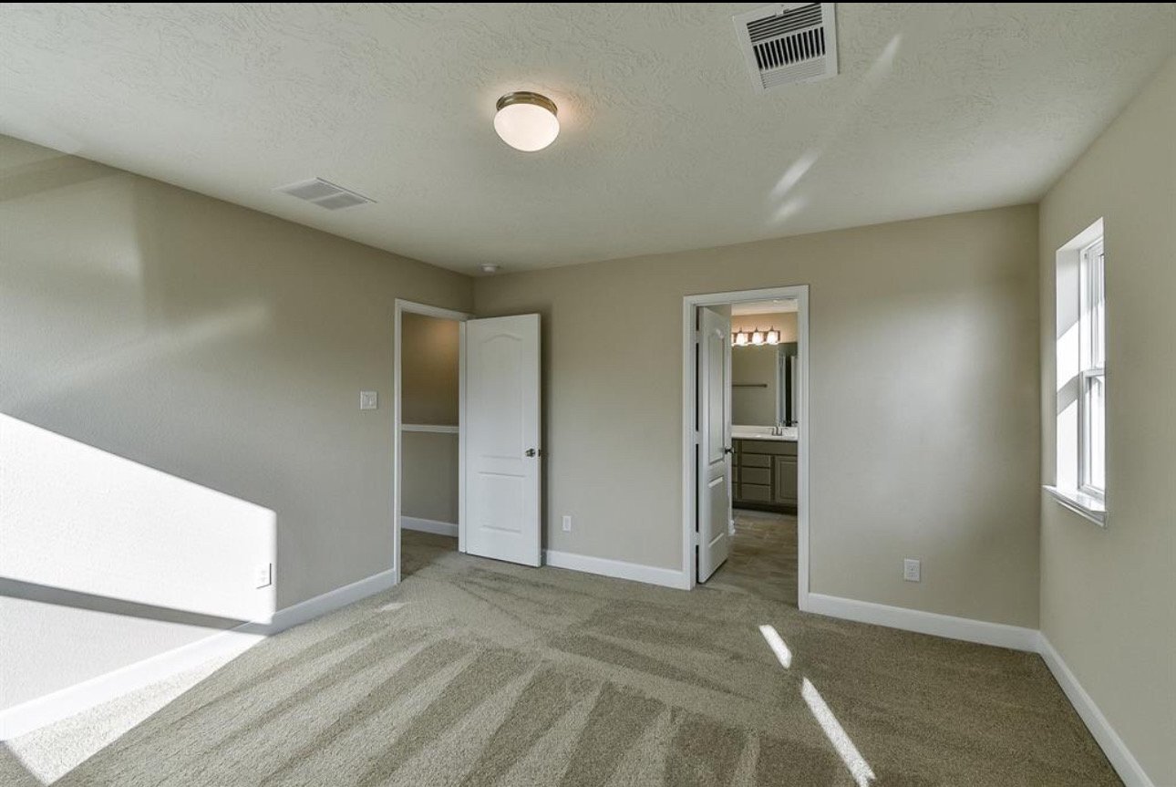 Building Photo - 10215 Alder Ridge Dr