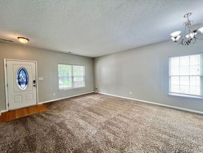 Building Photo - 2019 Spring Creek Dr